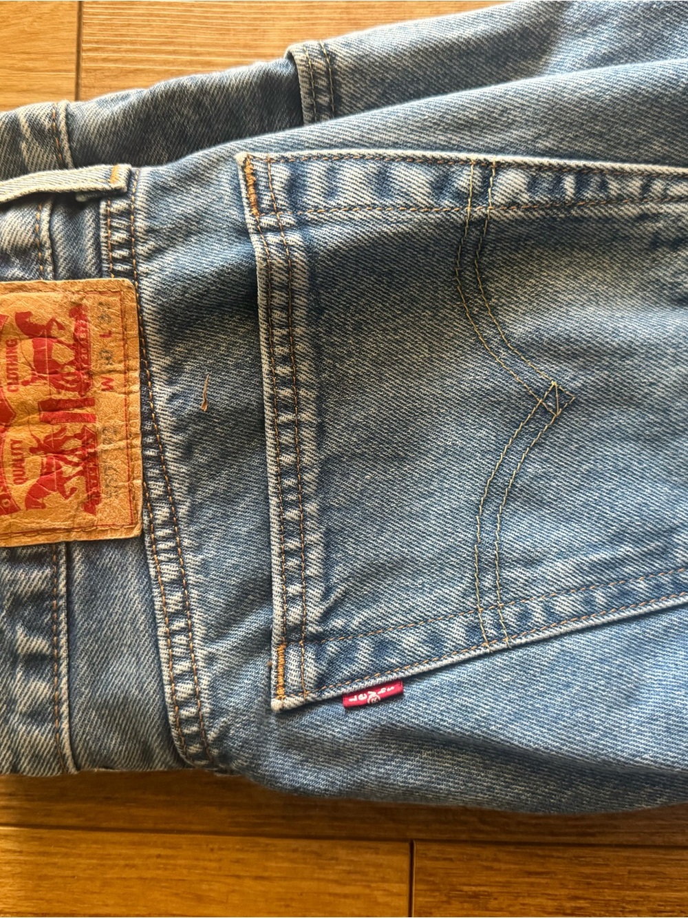 Levi's Men's Relaxed Light Blue Denim Jeans